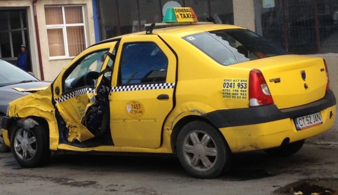 Șicanare în trafic între doi taximetriști, urmată de accident rutier - sicanareaccident-1386760921.jpg