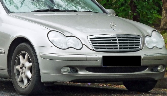 Și cu certificat de înmatriculare fals, și fără permis - sicucertificat-1395997056.jpg