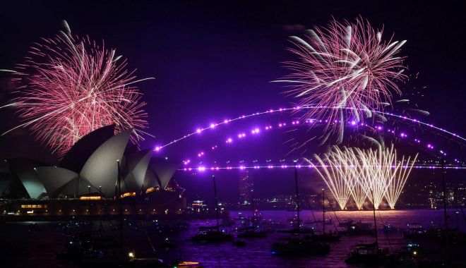 GALERIE FOTO. Spectacol de artificii la Sidney, în noaptea dintre ani - sidlezn-1640964078.jpg