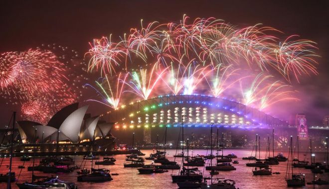 GALERIE FOTO. Spectacol de artificii la Sidney, în noaptea dintre ani - sidney-1640964038.jpg