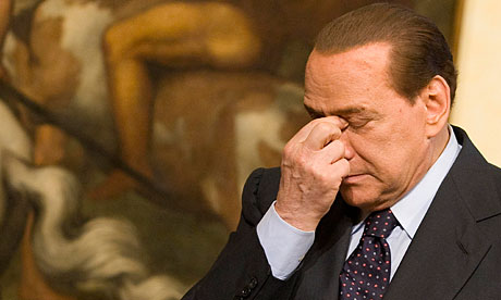 Italia se află pe marginea prăpastiei - silvioberlusconireflect006-1320940411.jpg