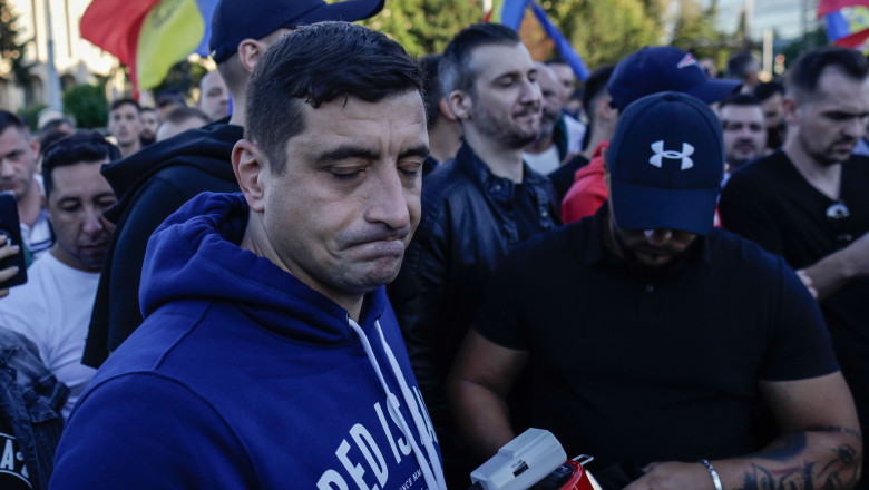 Plângere penală pe numele lui George Simion, pentru înşelăciune! Le promite românilor case, cerându-le datele personale