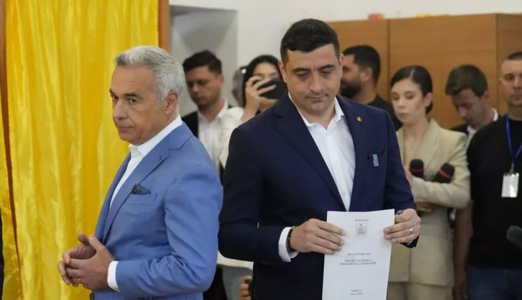 Alegeri prezidenţiale 2025 / George Simion a mers să voteze însoțit de Călin Georgescu