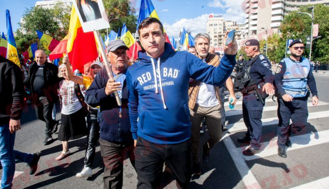 Jandarmeria: Şapte amenzi şi un dosar penal, în urma protestului din Bucureşti