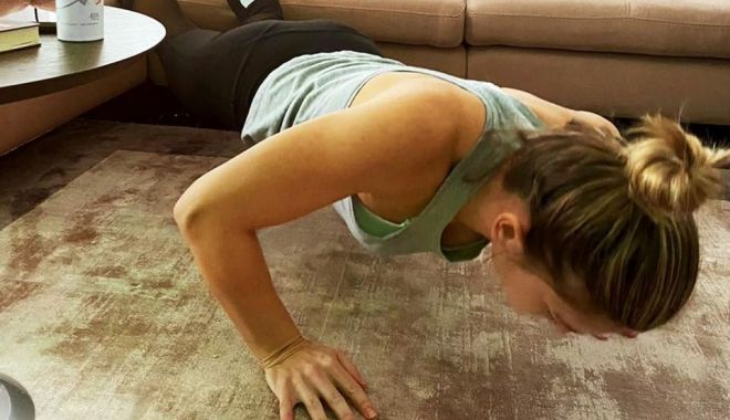 Simona Halep continuă să se antreneze în sufragerie - simona-1585328891.jpg