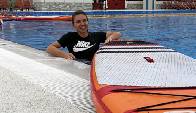 Simona Halep se relaxează la piscină, înainte de turneul de la Roma - simona-1598639305.jpg