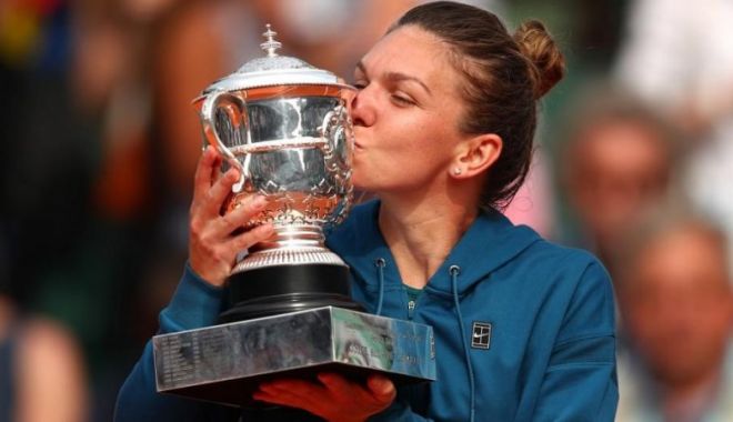 Simona Halep a revenit în țară: Acest trofeu este și al meu și al României! - simona2-1528727138.jpg