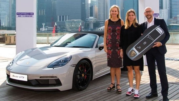 Simona Halep, premiată cu o mașină de lux - simonahalepporsche42292500-1540042193.jpg