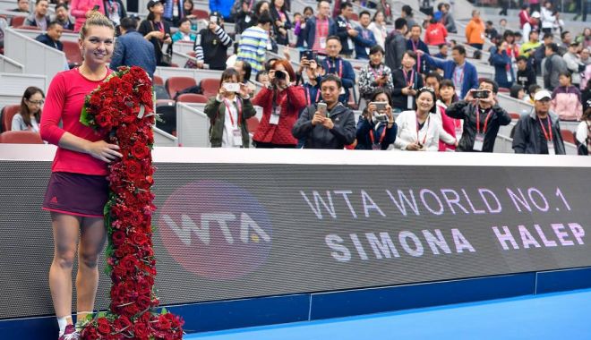 Simona Halep, premiată de Arhiepiscopia Tomisului - simonahaleptrofeu-1541491073.jpg