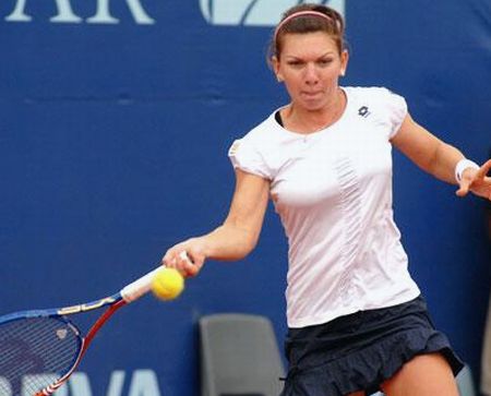 Tenis / Simona Halep, calificată în turul 2 la Rogers Cup - simonahelp-1344411471.jpg