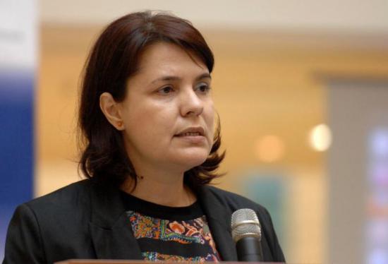 Noul judecător CCR depune jurământul, azi - simonamayateodoroiunumitajudecat-1424334069.jpg