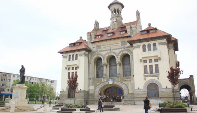 Simpozion dedicat Cuceririi Independenței de Stat - simpozion1-1431013354.jpg