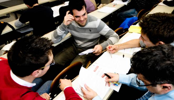 Problemele din domeniul construcțiilor,  în dezbatere la Universitatea 