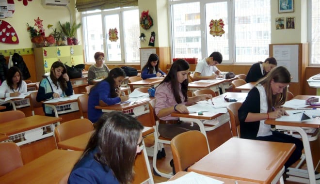 Începe Evaluarea Națională. Emoții maxime pentru 5.500 de elevi constănțeni - simulareevaluare-1372076314.jpg