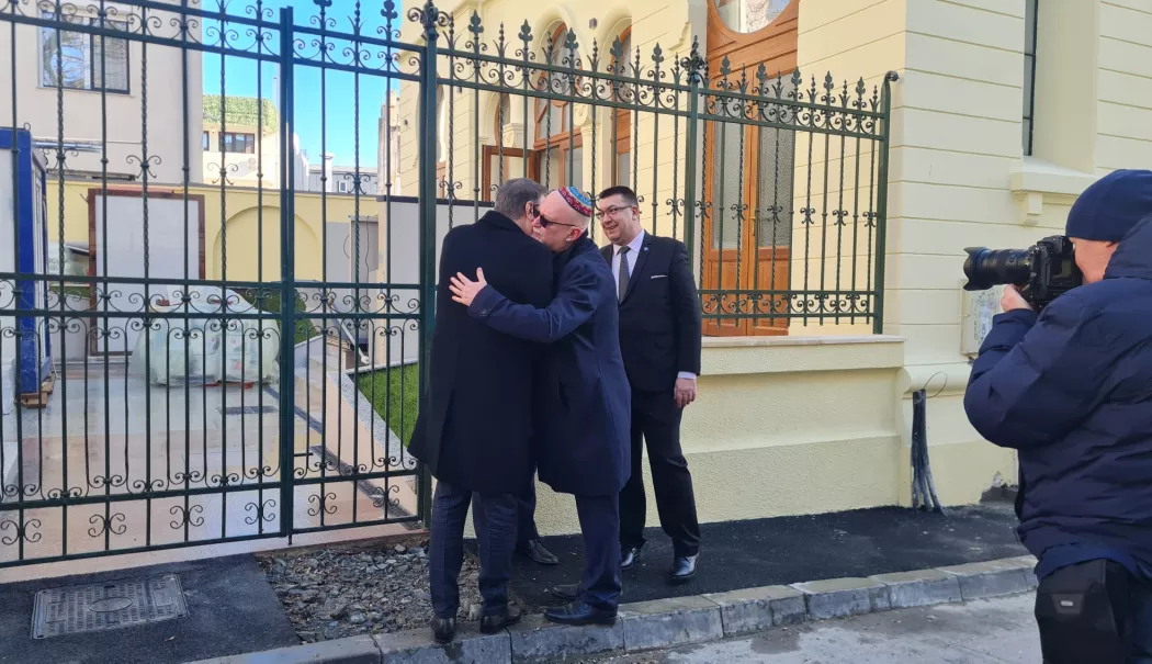 Ministrul Dezvoltării inspectează Sinagoga Mare din Constanța. „În câteva săptămâni, urmează inaugurarea!” - sinagoga-2-1772094214.webp