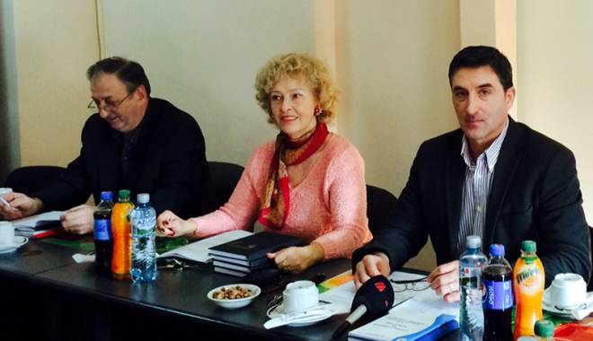 Sindicaliștii constănțeni din învățământ se întâlnesc la Casa de Cultură - sindicalistii-1427478259.jpg
