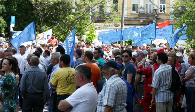 Sindicaliștii din învățământ tot nemulțumiți au rămas - sindicalistiidininvatamant-1404322160.jpg