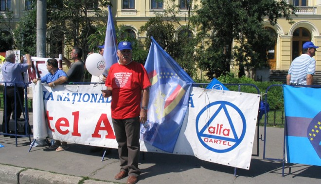 Sindicatele suspendă dialogul social - sindicate-1316623920.jpg