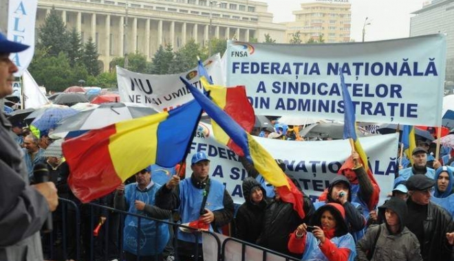 Sindicatele din administrația publică amenință cu blocarea activității - sindicateledinadministratiapubli-1492004168.jpg
