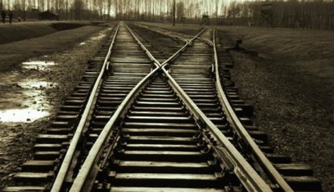 Un tren cu substanțe chimice a deraiat. 100 de locuințe au fost evacuate - sinedecaleferata-1375685076.jpg