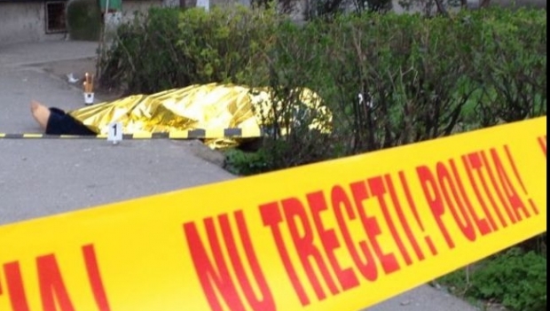 O NOUĂ TRAGEDIE ZGUDUIE ROMÂNIA! S-a sinucis la 33 de ani, aruncându-se de pe pod. Polițiștii au găsit un bilet de adio - sinucideremortaruncatdelaetaj552-1527920660.jpg