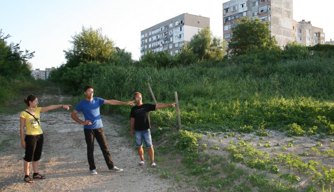 Doi emigranți sirieni și o călăuză bulgară, reținuți la Ostrov - sirieniostrov-1342602596.jpg