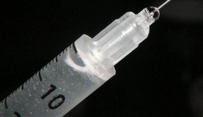Peste 30 de persoane au fost infectate cu HIV de un medic fals - siringa-1517928073.jpg