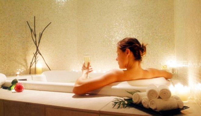 Așa se pregătește o baie relaxantă - sitebaierelaxanta-1404223480.jpg