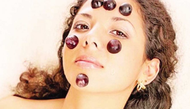Cosmetica la domiciliu. Ingrijirea tenului în zilele de toamnă - siteingrijireten-1412792194.jpg