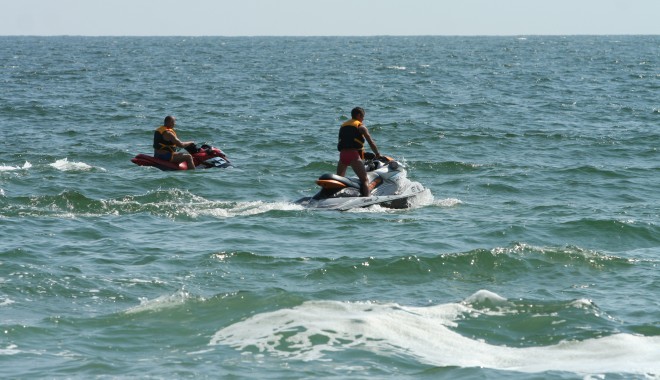 Tânără lovită în cap de un skijet, în Mamaia - skyjet13435485051377588647-1406468698.jpg