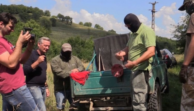 Cei trei bărbați care apar în reportajul Sky News, arestați preventiv - skynews-1471033672.jpg