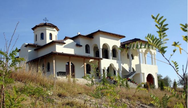 Slujbă la mănăstirea 