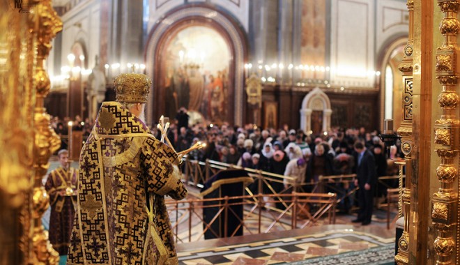Credincioșii au intrat în Săptămâna Luminată - slujba-1334590913.jpg