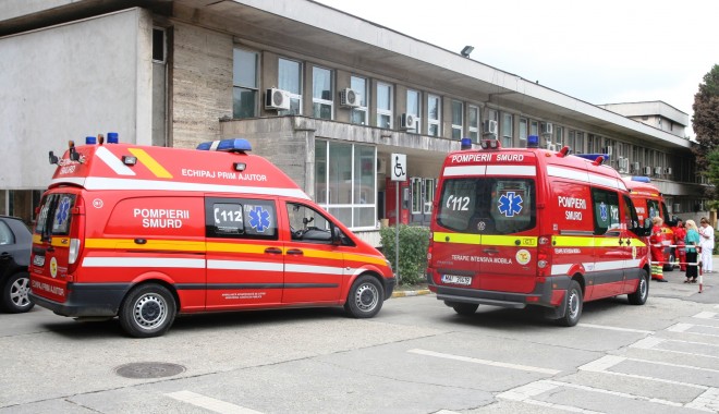 Un bărbat a murit după ce un mal de pământ a căzut peste el - smurd-1365416504.jpg