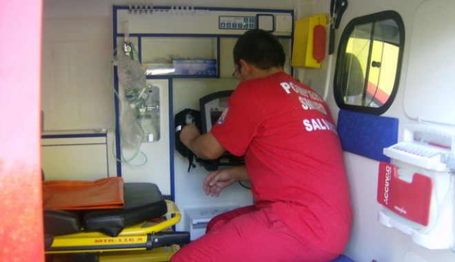 Accident cu trei victime în parcarea subterană de la Maritimo - smurd-1372283015.jpg