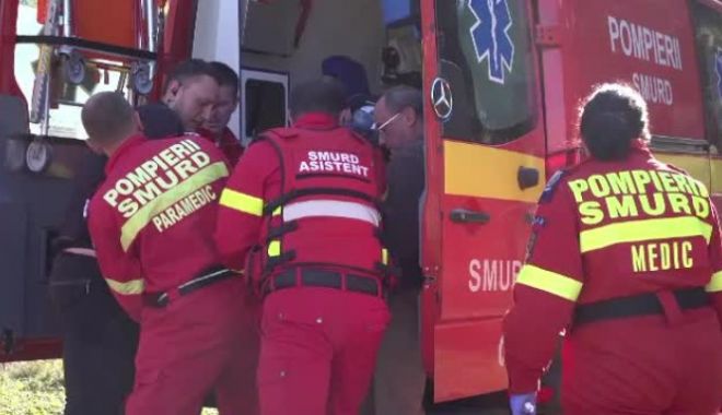 Plan Roșu de Intervenție: Un mort și mai mulți răniți după ce un microbuz cu pasageri s-a răsturnat - smurd-1576521897.jpg