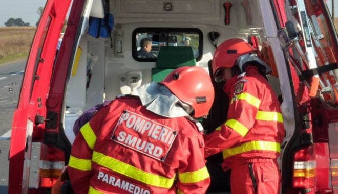 Copil de 7 ani, spulberat de o mașină în timp ce încerca să traverseze strada - smurd-1634106610.jpg