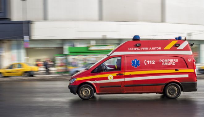 Doi adulţi şi doi copii, decedaţi după ce un autoturism a fost lovit de tren