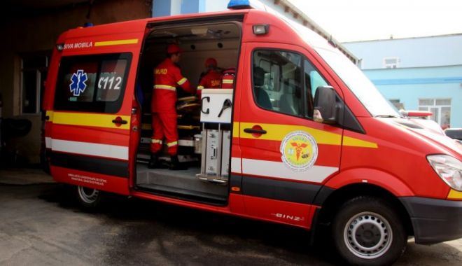 Accident rutier la Constanța! Mamă și copilul ei, transportați la spital - smurd-1690031324.jpg