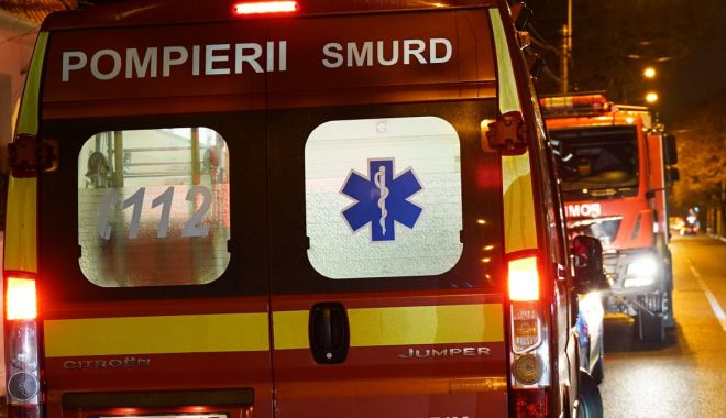 Accident cu patru maşini, la Poarta Albă. Două persoane, transportate la spital