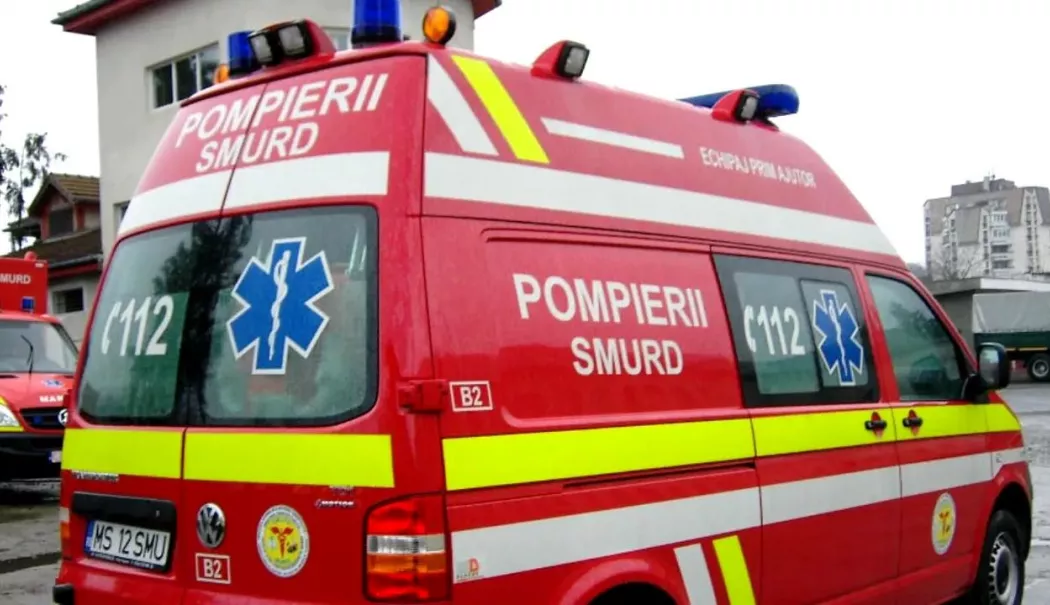 Un copil a murit, luni dimineața, după ce a căzut de la etaj - smurd-1769410616.webp