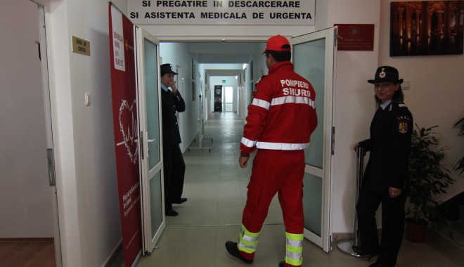 Constanța, pregătită pentru intervenții medicale de urgență - smurd118-1384075474.jpg