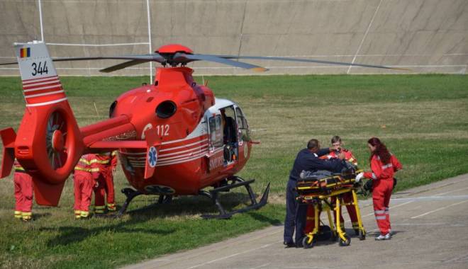 Pilot depistat cu malarie, transportat de urgență la București - smurd39878600-1436272477.jpg