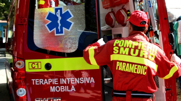 ATENȚIE, VIDEO CU IMPACT EMOȚIONAL! Pacient lovit cu un baton de parizer în cap, în ambulanță - smurd766438300-1559548003.jpg