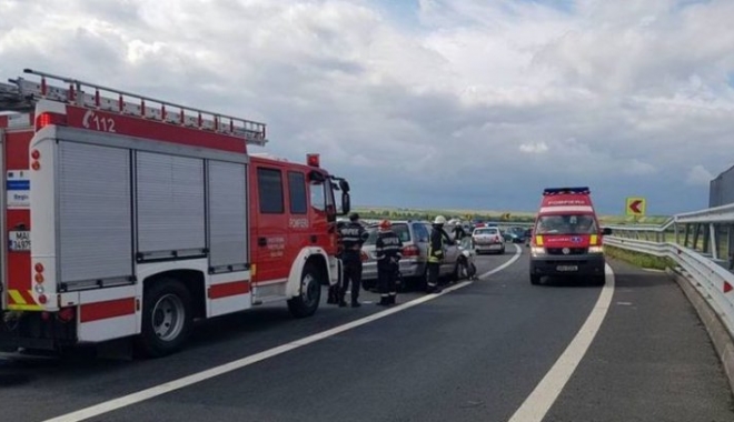 Accident pe Autostrada A1. Un polițist, în stare gravă după ce a fost acroșat de un TIR - smurdaccidentautostrada750x43053-1505113091.jpg
