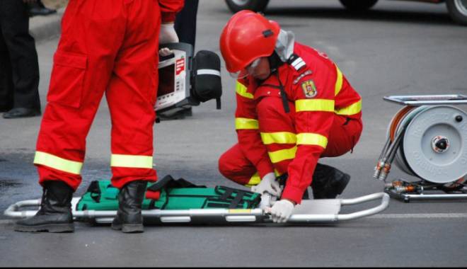 TRAGEDIE PE AUTOSTRADA BUCUREȘTI-CONSTANȚA! UN MORT ȘI MAI MULTE MAȘINI DISTRUSE - smurdtarga9319580020011200-1450425156.jpg