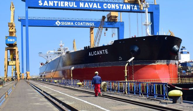 Premierul Ludovic Orban vizitează Șantierul Naval din Constanța - snc62-1595438200.jpg