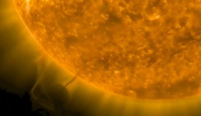 NASA a filmat un obiect misterios care 