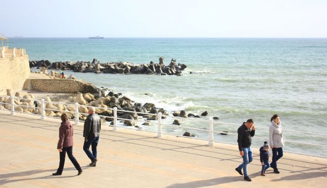 Soare şi maxime de 15, 16 grade Celsius, la malul mării - soaresimaxime-1649785781.jpg