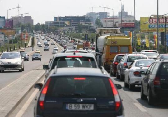 Sfaturi ale polițiștilor pentru șoferii care circulă pe caniculă - sofer-1345467753.jpg